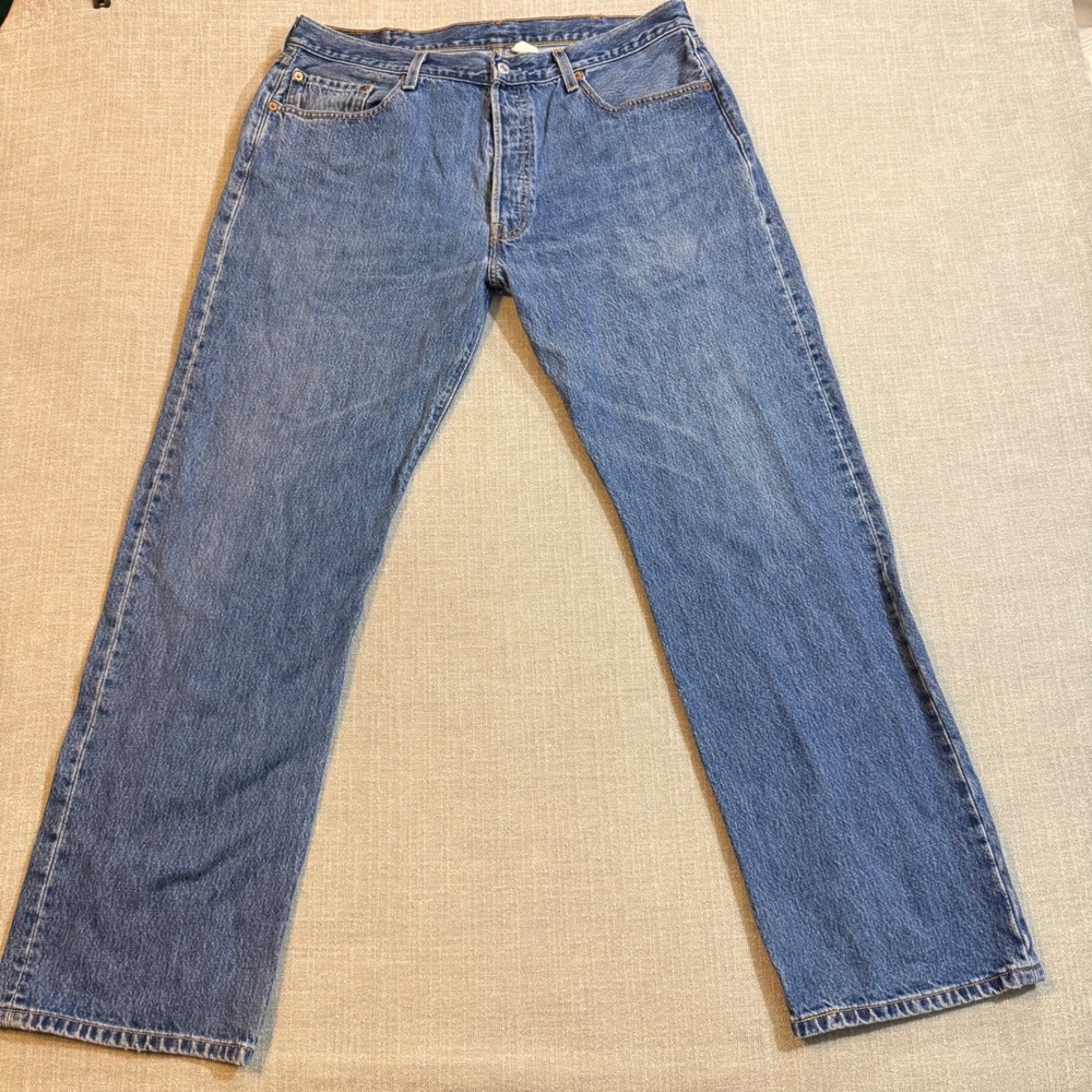 Levi's 501 Original Fit Jeans 38x32 Medium Wash Blue Straight Leg 00501-0194